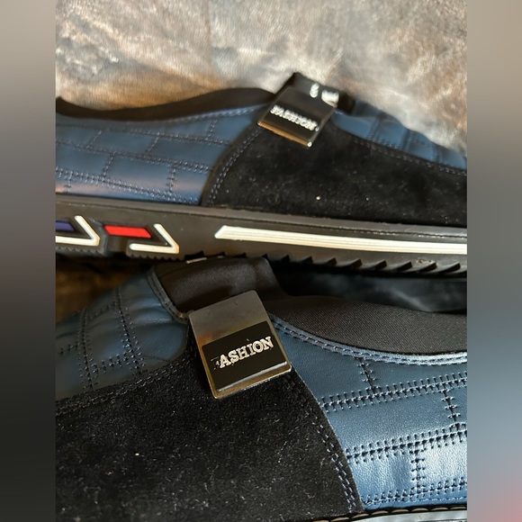 New never worn Men’s size 12 1/2 Fashion M blue athletic shoe. - Picture 6 of 7